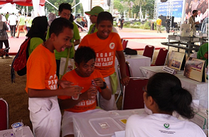 ベルカガ、インドネシアにおける記念すべきリンパ系フィラリア症の全国制圧キャンペーンの開始